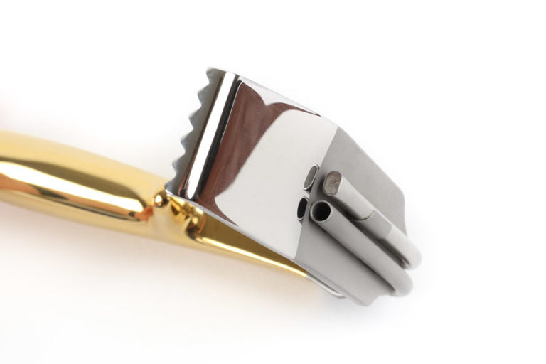 High Quality Tebbetts Style Endo Retractor. All Tebbetts Retractors have Serrated Teeth as pictured and come with Light and Suction for Breast Augmentation | Precise Medical