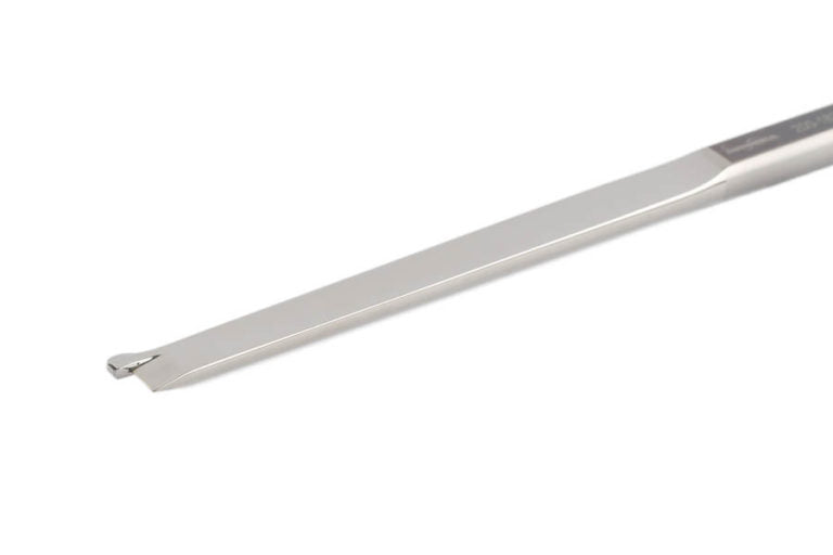 The Neivert Osteotome by Marina Medical is 20 cm and available in three different types of curvatures - straight, curved left and curved right for rhinoplasty | Precise Medical